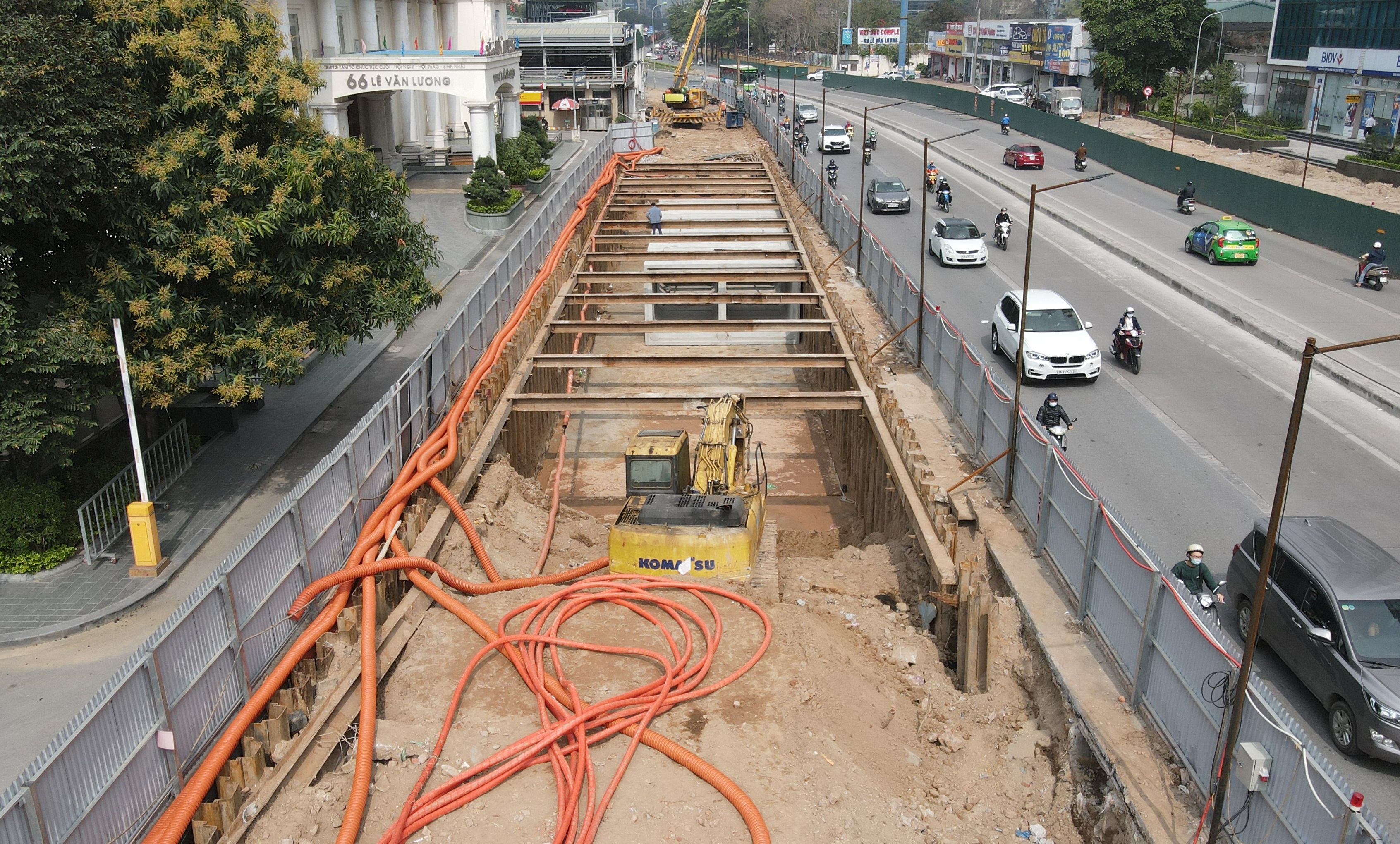 Những công trình cấp bách được thi công giữa giãn cách xã hội ở Hà Nội