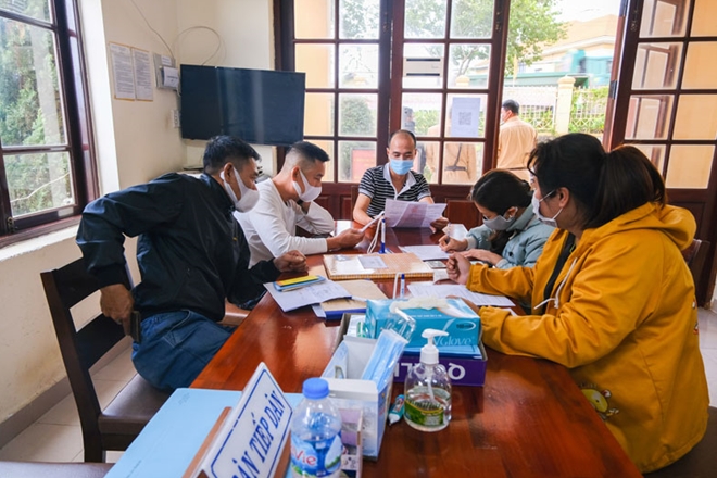 Lâm Đồng Xử phạt hai tài xế qua chốt kiểm dịch không khai báo y tế