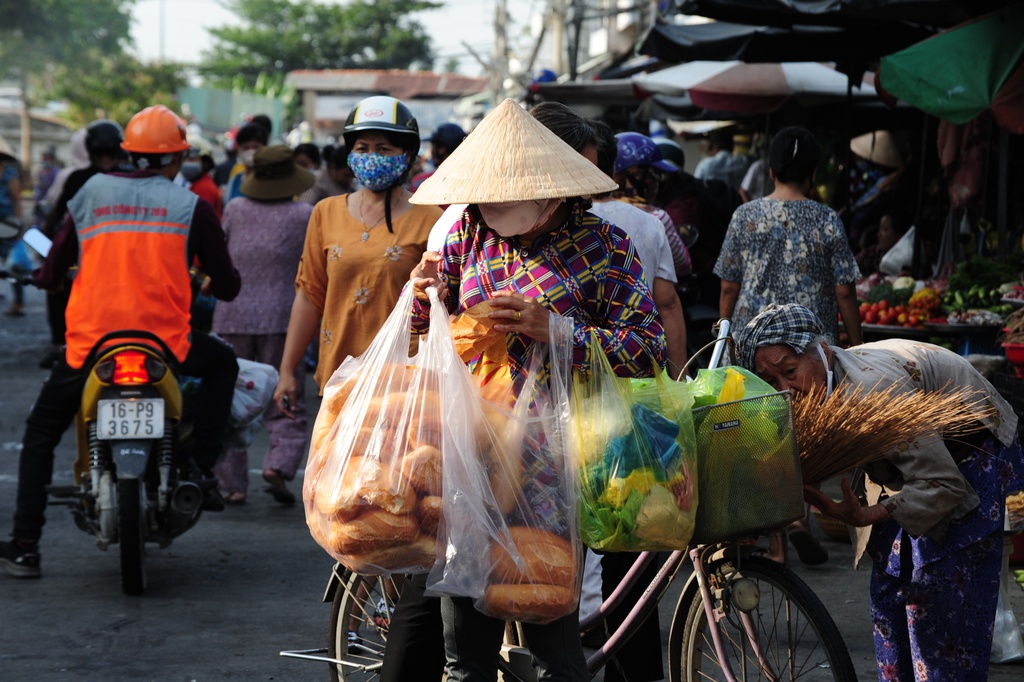 Bình Dương Giải ngân kinh phí hỗ trợ các đối tượng bị ảnh hưởng bởi dịch Covid-19