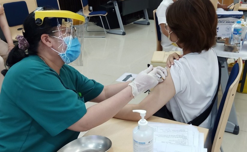 Cả nước tiêm được hơn 5 triệu liều vaccine phòng COVID-19