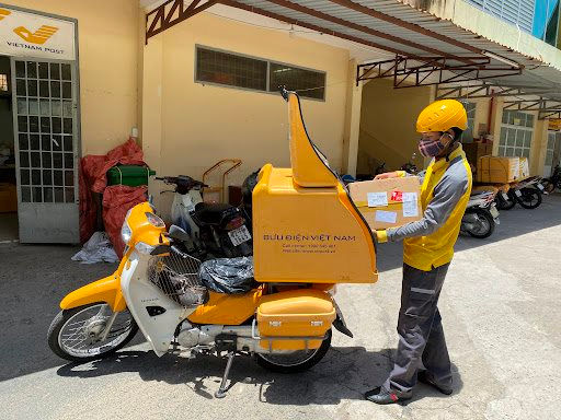 Hà Nội cấp phép hoạt động cho gần 8.800 shipper