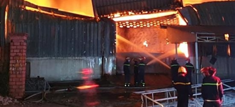 Cần Thơ Một kho chứa bao bì bị cháy gây thiệt hại khoảng 1.5 tỷ đồng