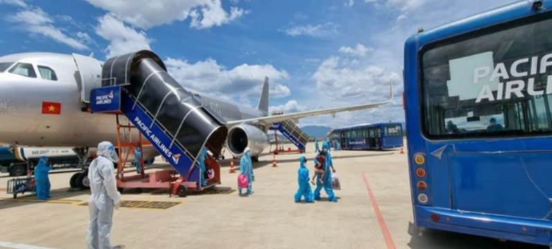 Thêm 2 chuyến bay miễn phí đưa 400 người từ TP HCM về quê Quảng Nam