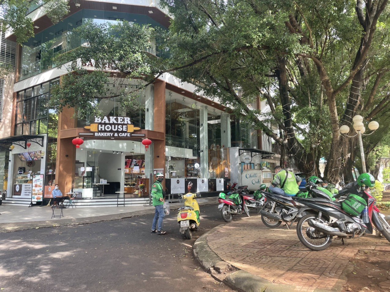 Từ 038, Shipper hoạt động trên địa bàn thành phố Buôn Ma Thuột phải có giấy xét nghiệm âm tính với Covid-19