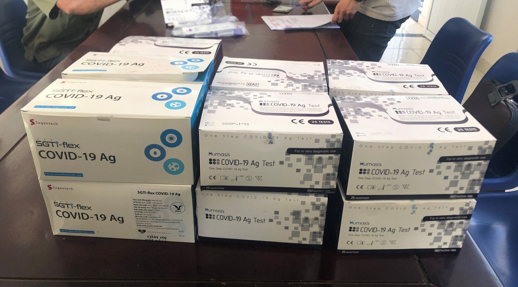 Hà Nội Phát hiện và thu giữ gần 1.000 kit test nhanh Covid-19 không rõ nguồn gốc 