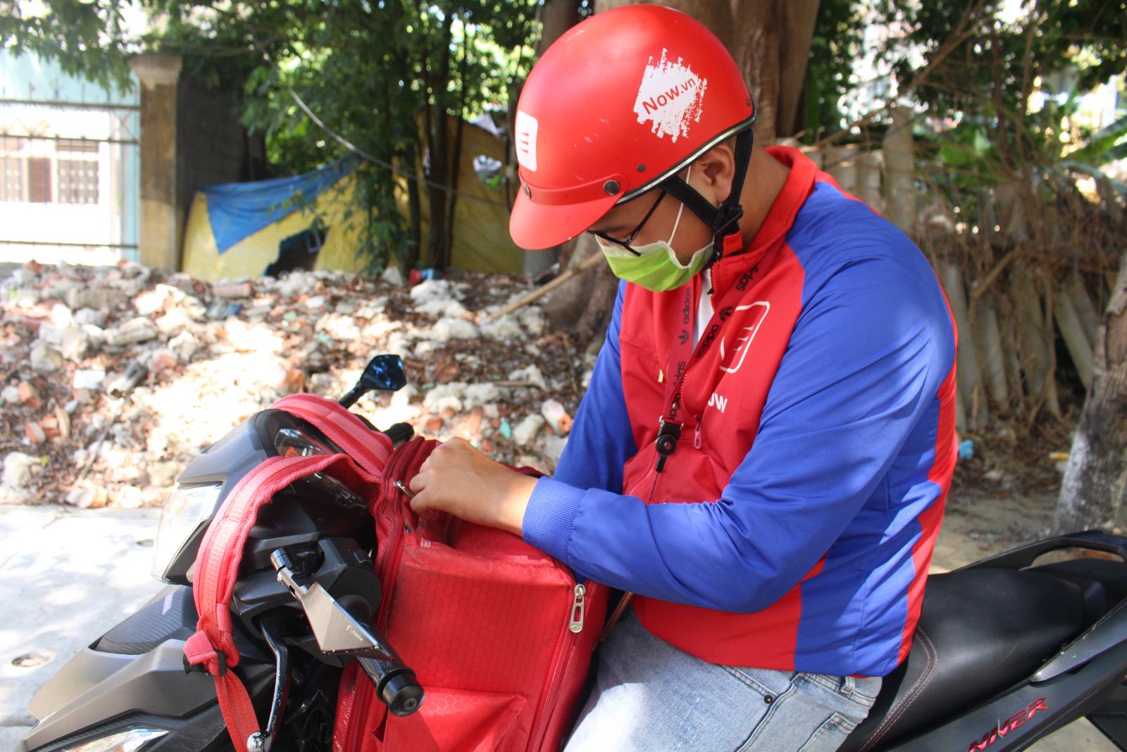 Dịch vụ giao hàng NowFresh và NowShip được phép hoạt động trở lại tại 5 quận ở Hà Nội