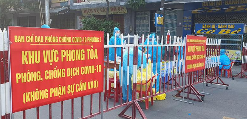 Phú Yên Tụ tập ăn nhậu trong thời điểm giãn cách, 12 người bị phạt 180 triệu đồng