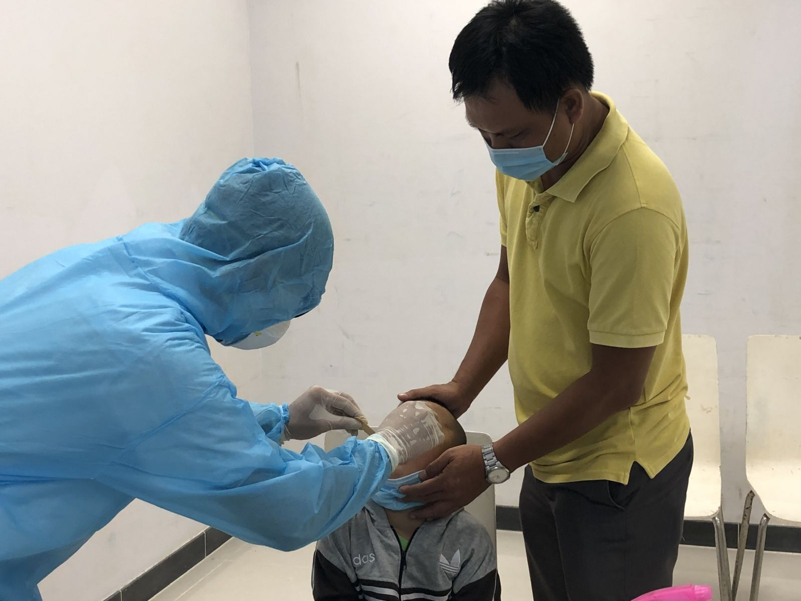 Cần Thơ Thành lập 320 đội lấy mẫu xét nghiệm nhanh SARS-CoV-2