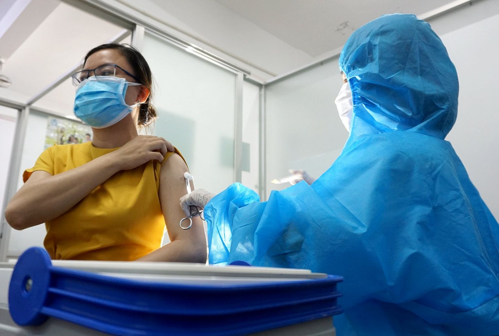 Sở Y tế TP.HCM ra văn bản khẩn về tiêm vaccine cho người cần thận trọng tiêm chủng