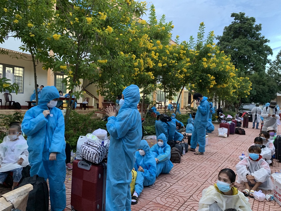 Chuyến xe nghĩa tình vào TP.HCM đón gần 500 người về Đắk Lắk