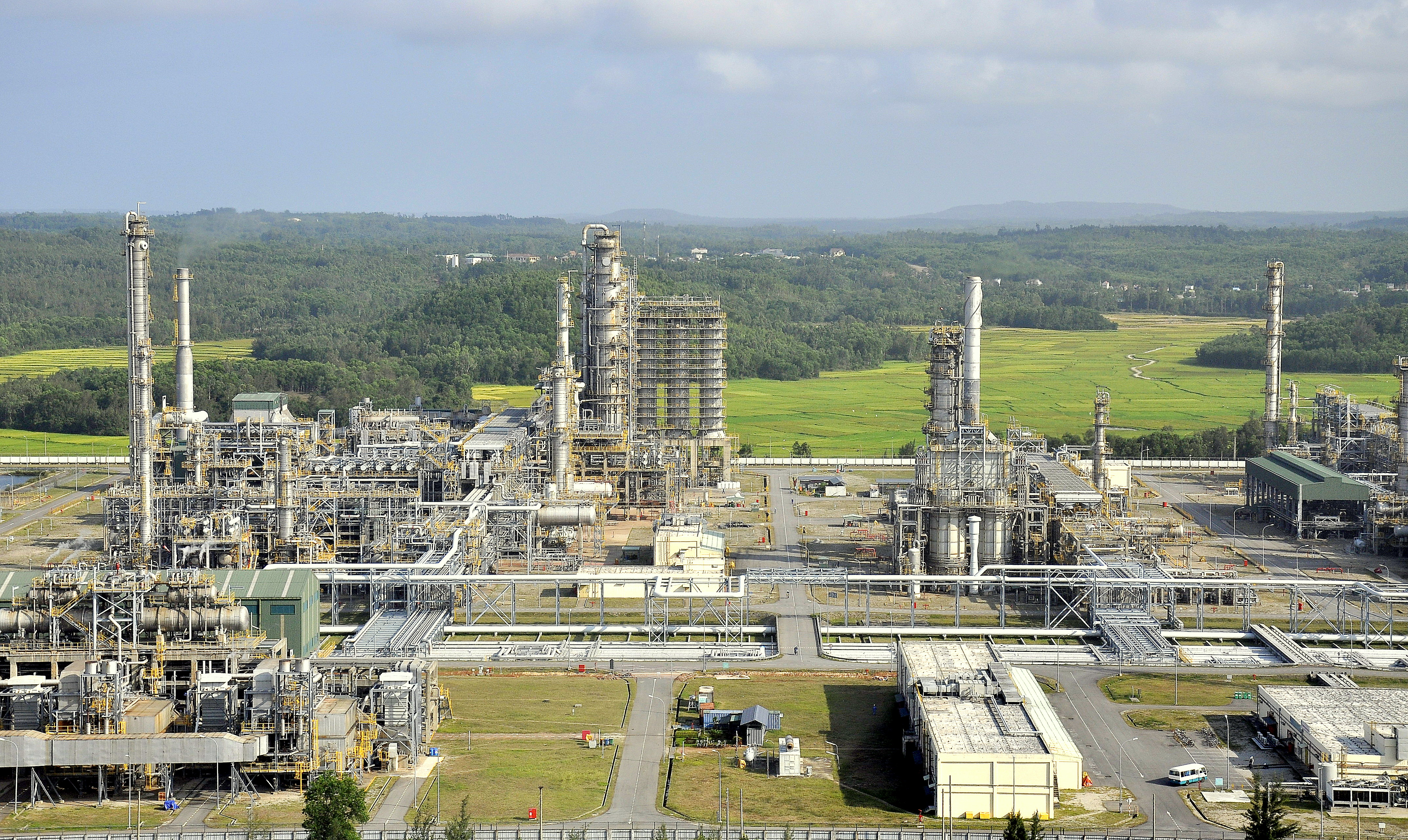 Lọc hóa dầu Bình Sơn (BSR) giảm công suất nhà máy, tồn kho tăng cao và không còn sức chứa