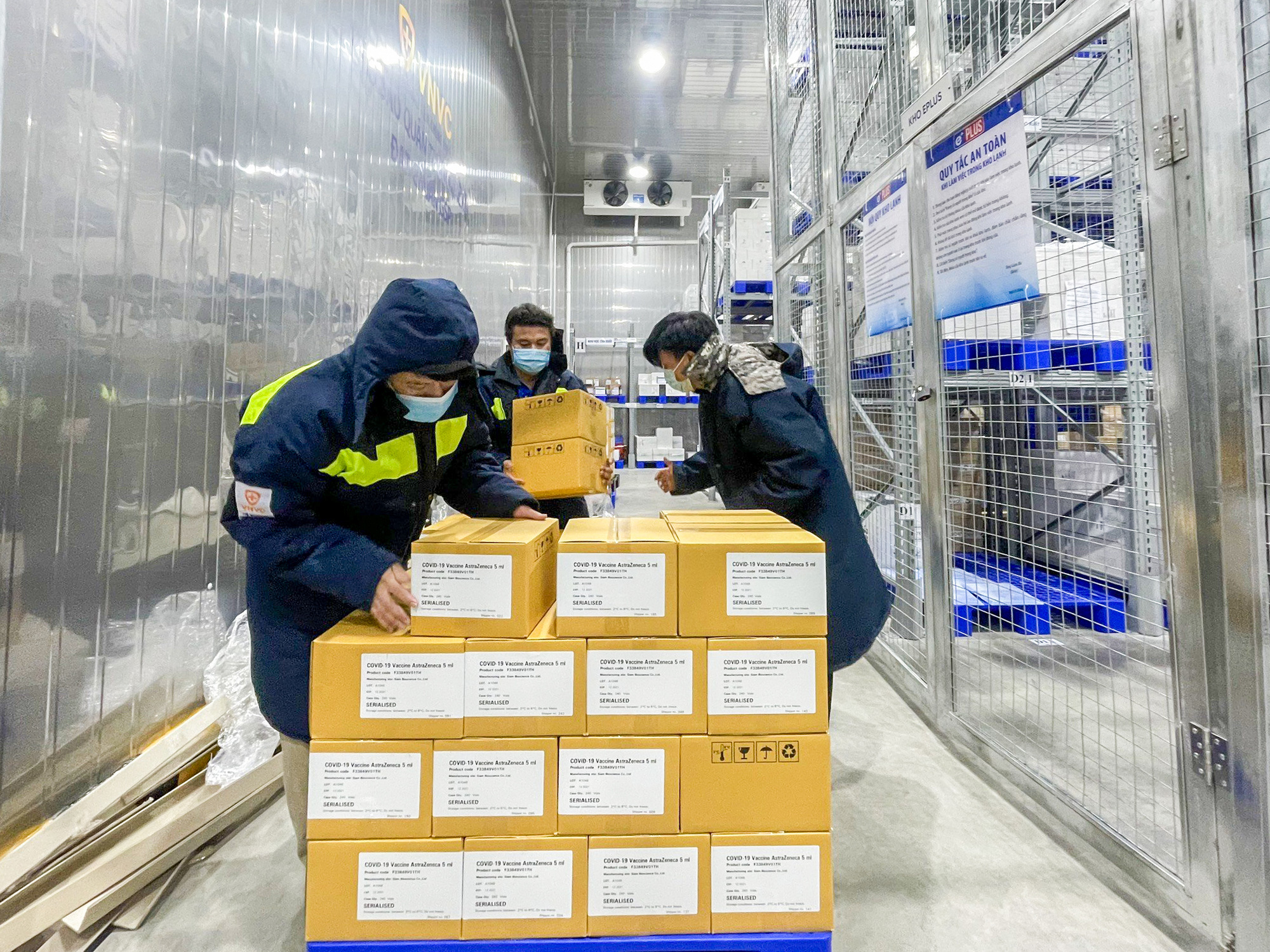 Lô vắc xin Covid-19 thứ 8 của AstraZeneca được bàn giao cho Viện Pasteur TP.HCM