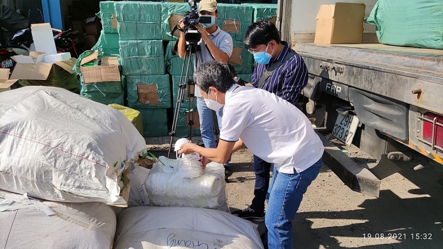 TP. Hồ Chí Minh Tạm giữ lô hàng hơn 200 ngàn vật tư y tế không hóa đơn, chứng từ
