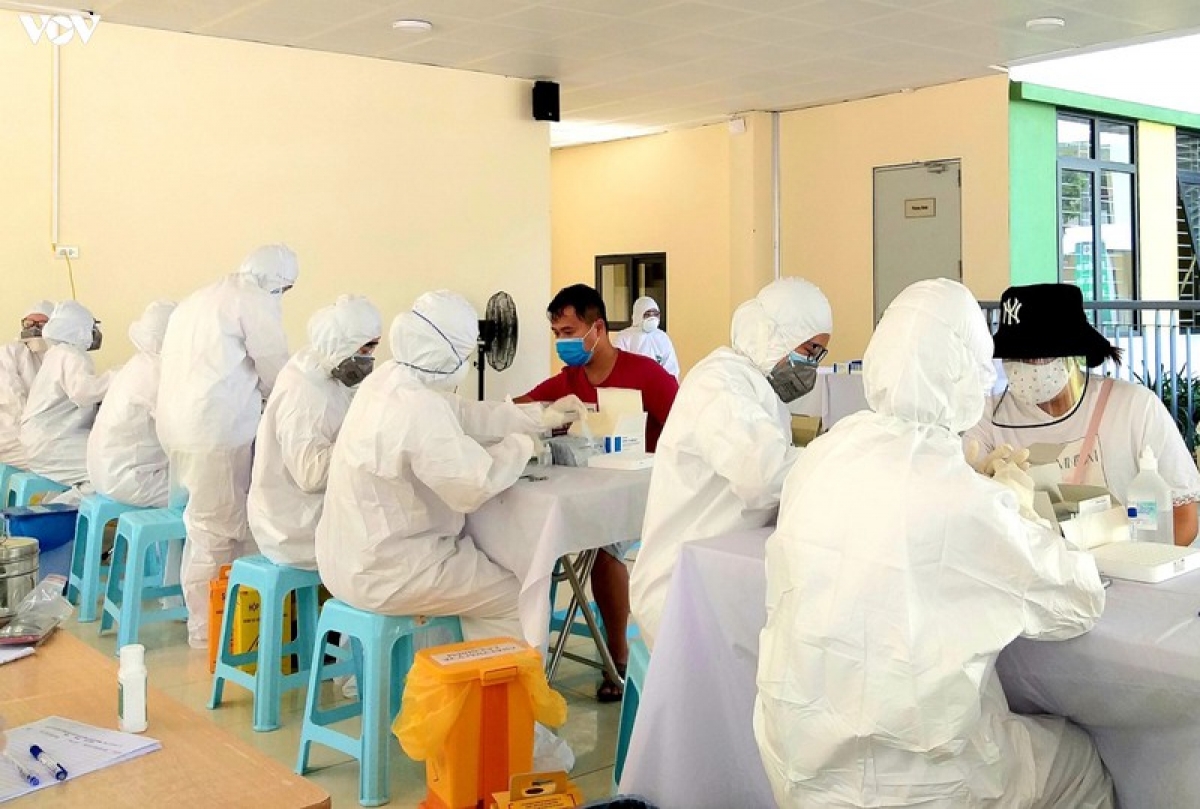 Hà Nội thêm 29 ca dương tính SARS-CoV-2, 20 trường hợp tại quận Đống Đa