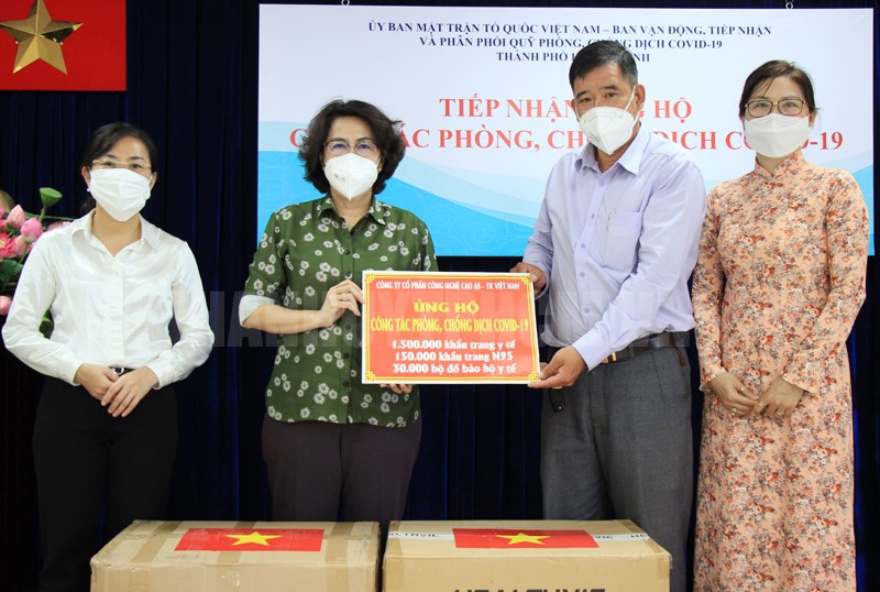Hơn 1,5 triệu khẩu trang y tế tiếp sức cho TP Hồ Chí Minh chống dịch Covid-19