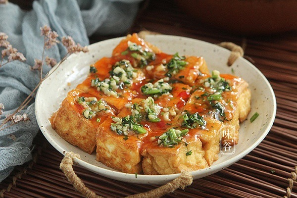 Đừng rán hoặc sốt cà chua nữa, đậu phụ chế biến theo cách này khiến chồng mê như điếu đổ