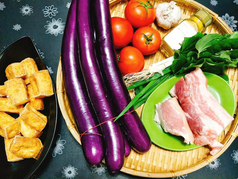 Cách nấu canh cà tím bung đậu thịt đơn giản, thơm ngon cho bữa ăn ngày vào Thu mát mẻ