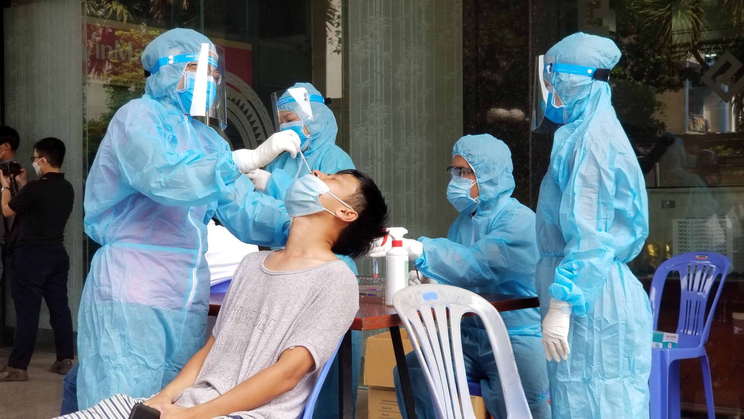 Trưa 268, Hà Nội ghi nhận thêm 33 ca mắc mới, trong đó có 23 ca tại cộng đồng 