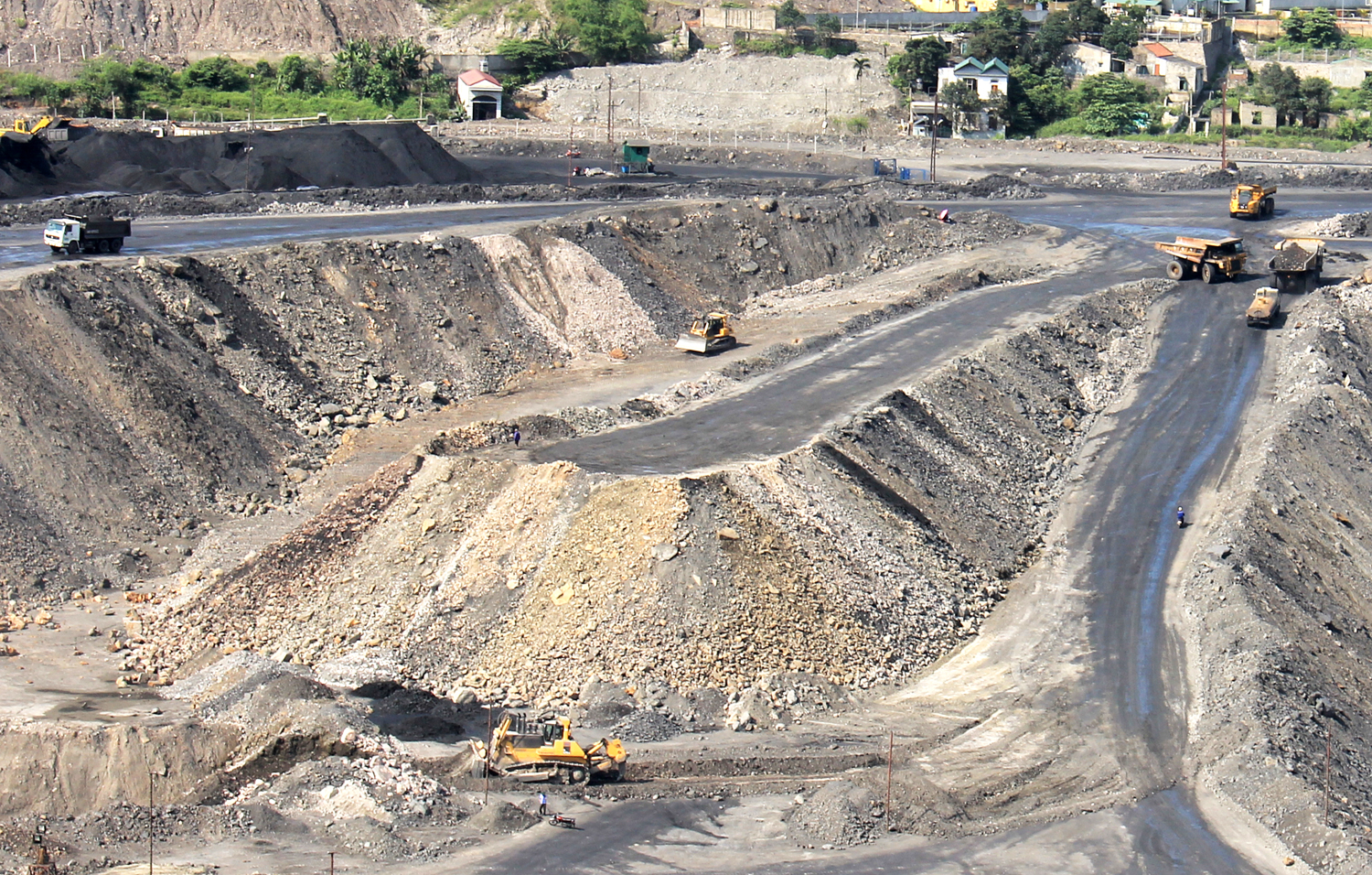 Cổ phiếu ngành than đồng loạt đi lên nhờ đâu