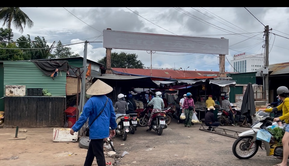 Người dân TP Buôn Ma Thuột không được đến chợ, siêu thị, cửa hàng trong thời gian giãn cách