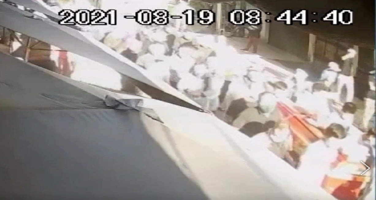 Hà Nội Giật mình cảnh hàng trăm người đi đưa tang giữa dịch