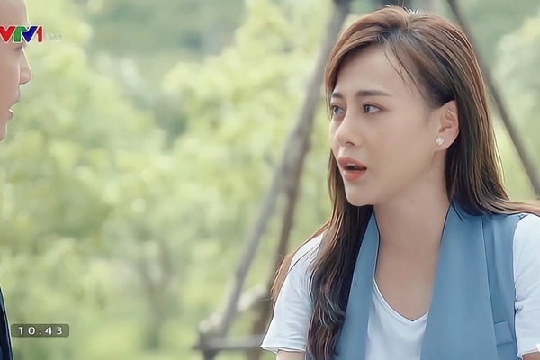 Hương vị tình thân Khán giả tranh cãi về trang phục của tạo hình nhân vật Nam, Phương Oanh chính thức lên tiếng