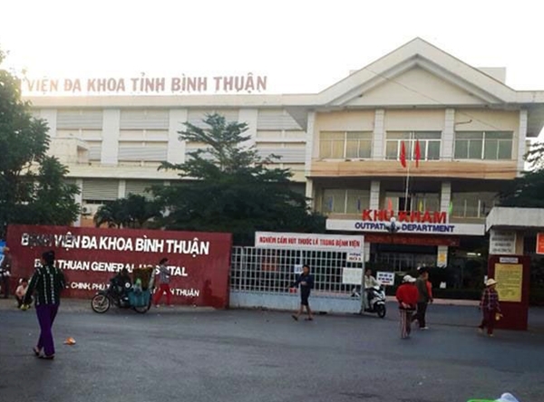 Nữ bác sĩ ở Bình Thuận làm lây lan dịch bệnh Covid-19 bị thôi việc