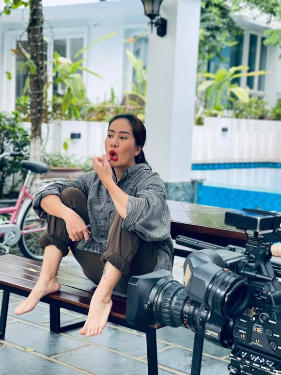 Hương vị tình thân Minh Cúc trong vai Sâm ô sin gây ấn tượng với khán giả từ tính cách đến ngoại hình