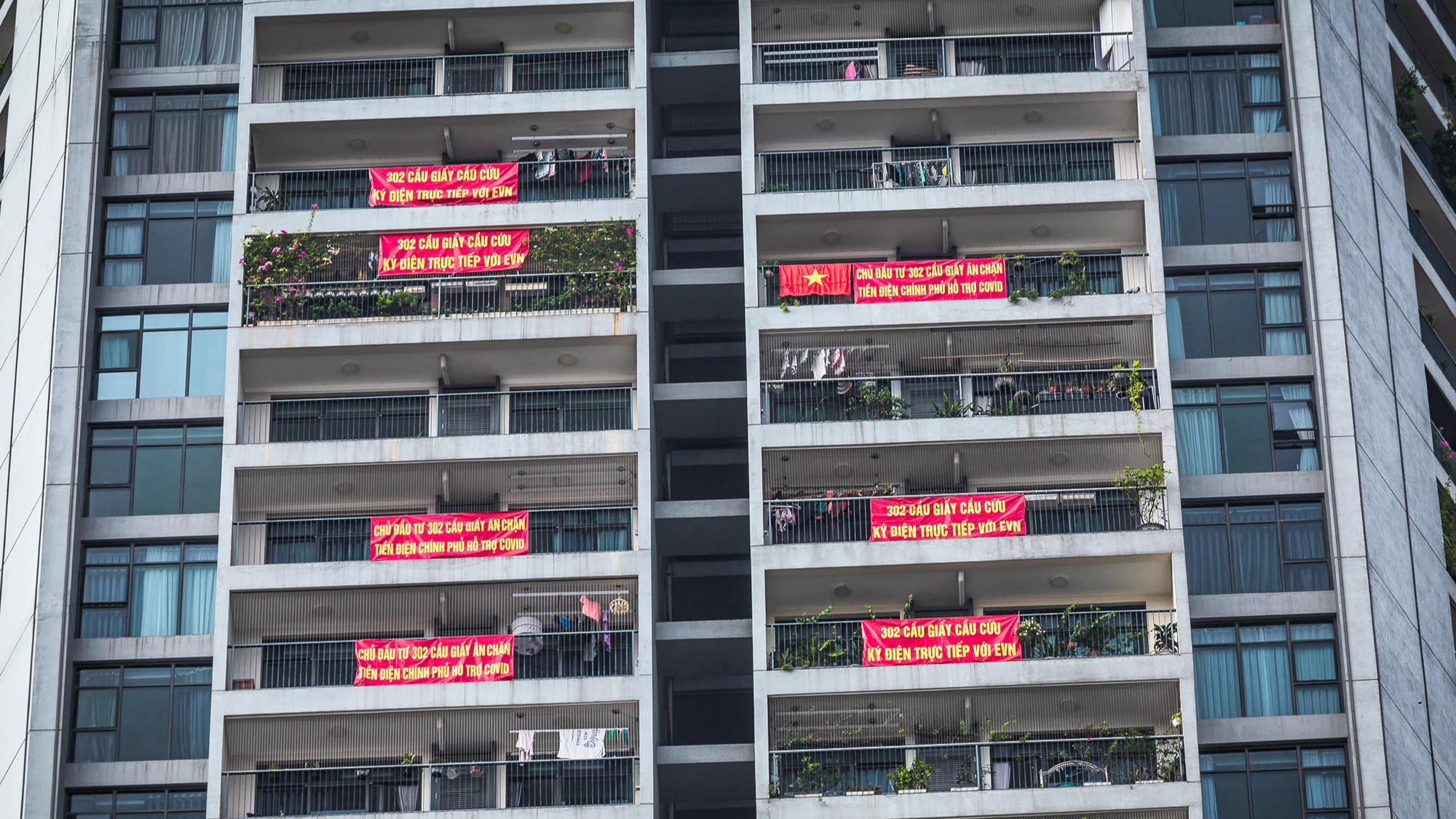 Dự án Discovery Complex Cầu Giấy: Chưa nghiệm thu PCCC, cư dân không được giảm tiền điện mùa dịch - Ảnh 2.