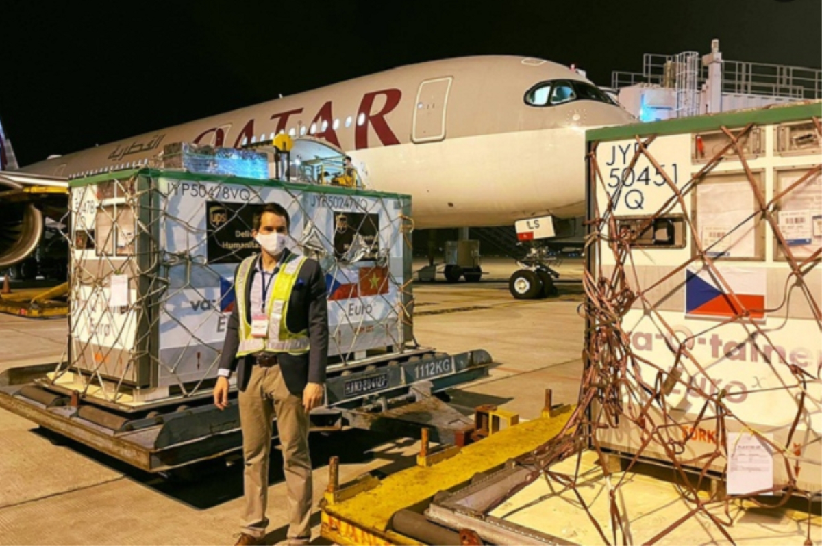 Việt Nam nhận thêm gần 251.000 liều vaccine Astra Zeneca và Moderna từ Séc