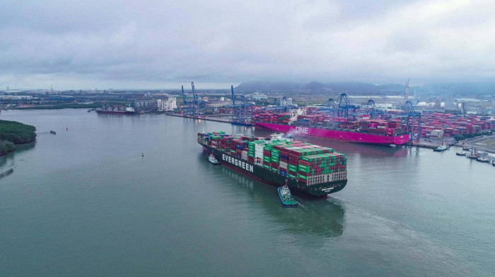 Tiếp tục miễn giảm nhiều loại phí, lệ phí hàng hải hỗ trợ khó khăn do dịch COVID-19