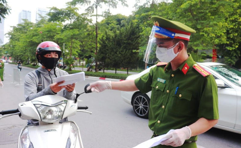 Hà Nội 6 nhóm đối tượng nào dự kiến được cấp giấy đi đường