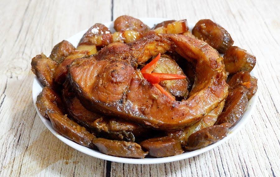 Cá kho với chuối xanh - Món ăn dân dã, không tanh, lạ miệng, chuẩn vị truyền thống 