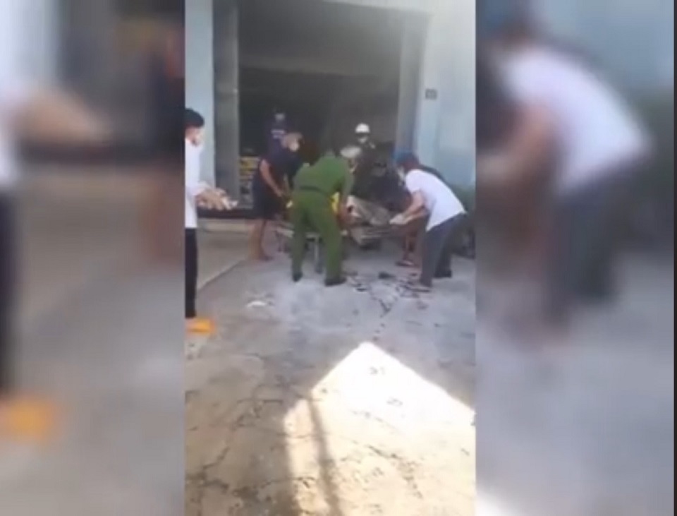 Cãi nhau với vợ, nam thanh niên đốt bình gas mini tự tử khiến bỏng nặng