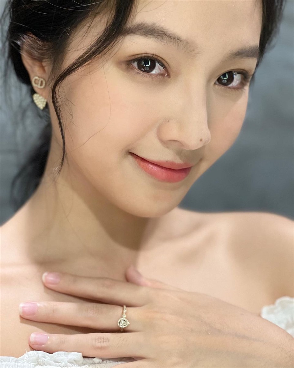 Hương vị tình thân Điều ít biết về em gái ngốc nghếch của Phương Nam