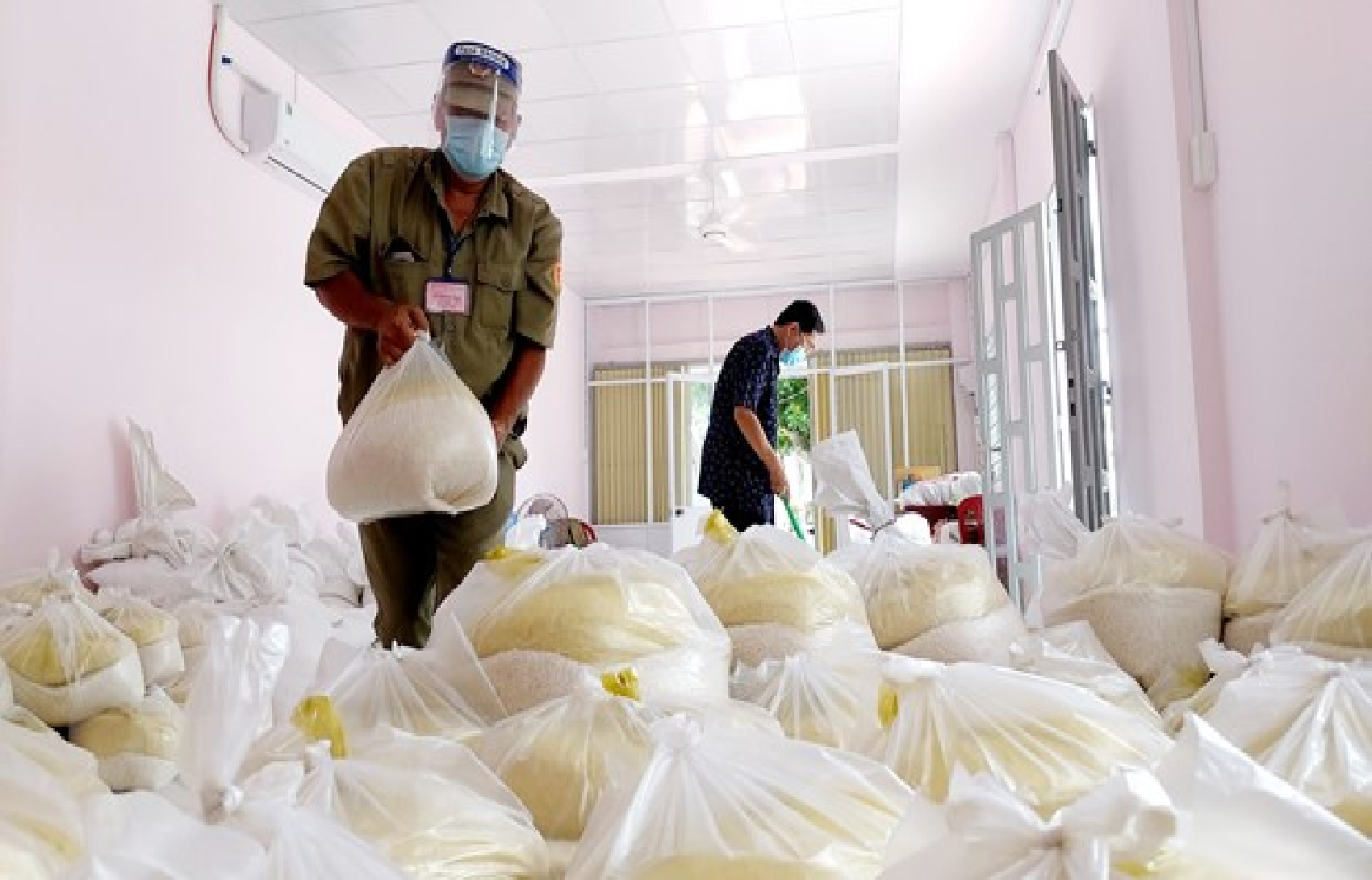 Xuất cấp hơn 42.000 tấn gạo dự trữ quốc gia hỗ người dân gặp khó khăn