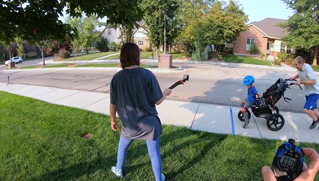 Ông bố ở Idaho giành kỷ lục Guinness Thế giới cùng chiếc xe đẩy