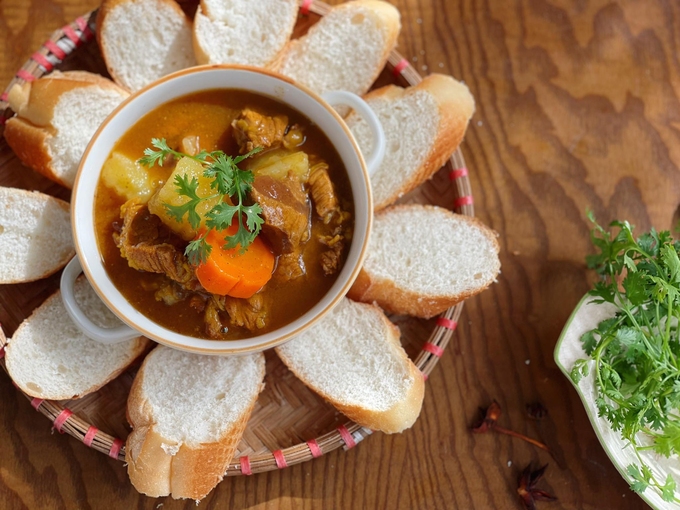 Cách làm bánh mì sốt vang ngon cho cả gia đình vào bữa sáng