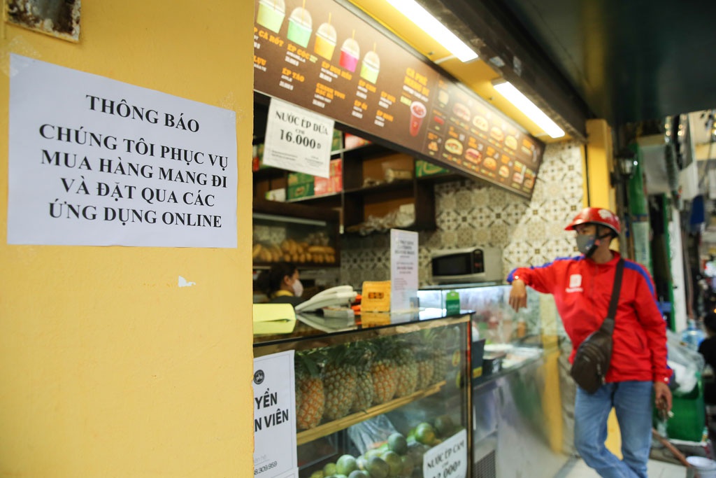 TP.HCM cho phép mở lại dịch vụ ăn uống, chỉ bán mang đi