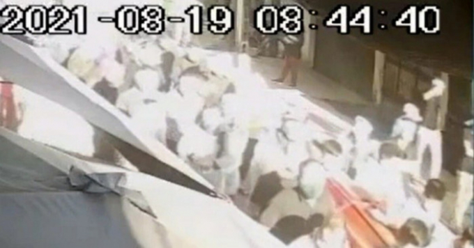 Vụ hàng trăm người đi đưa tang giữa dịch ở Hà Nội Đình chỉ chủ tịch xã