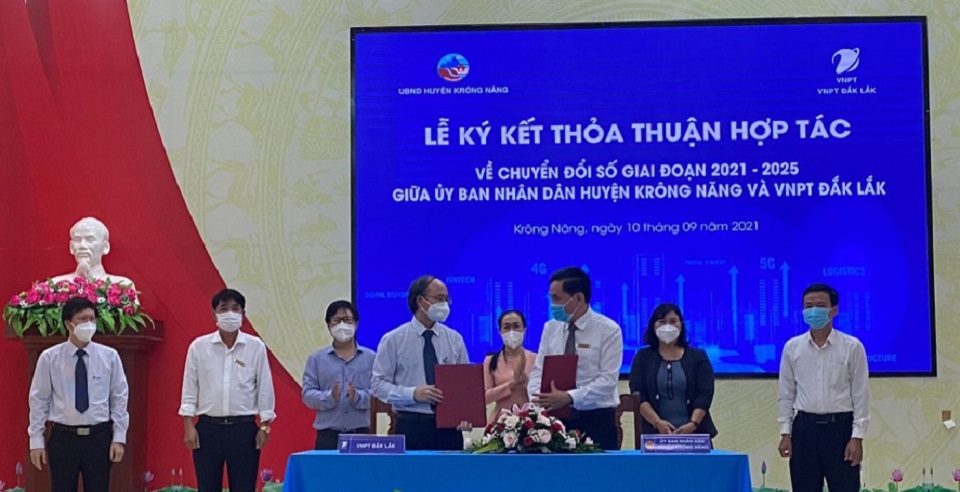 Huyện đầu tiên ở Đắk Lắk ký kết thỏa thuận hợp tác về chuyển đổi số giai đoạn 2021-2025 