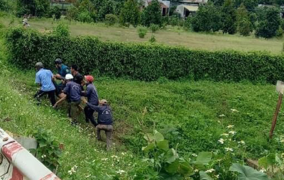 Lâm Đồng Đang sửa chữa đường dây điện, 2 công nhân bị điện giật tử vong