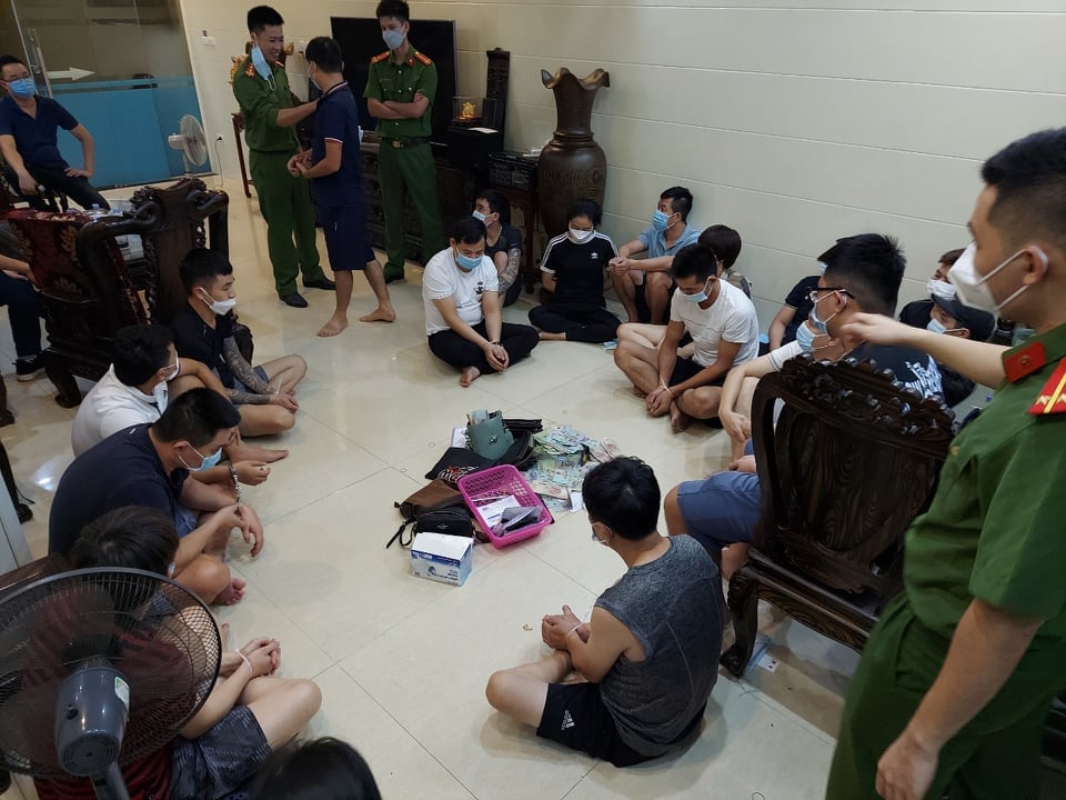 Hải Dương Triệt phá sới bạc có quy mô lớn, thu giữ 726 triệu đồng
