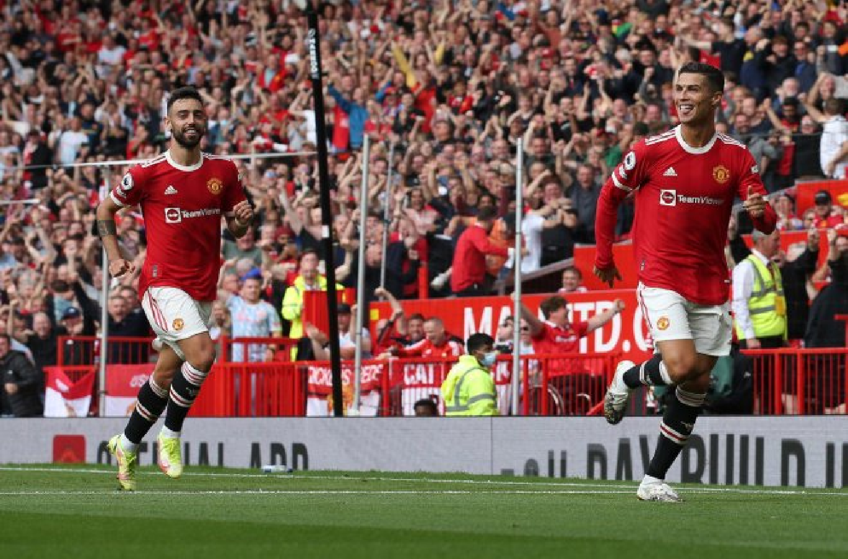 MU - Newcastle Ngày trở về viên mãn của Ronaldo