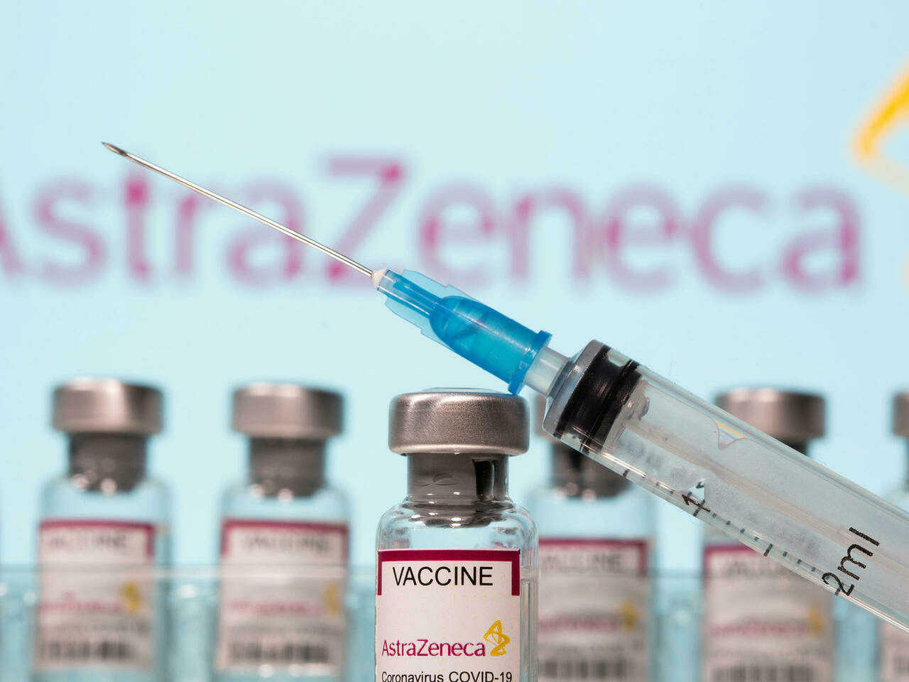 TP HCM đề nghị rút ngắn khoảng cách tiêm giữa 2 mũi vaccine AstraZeneca xuống 6 tuần