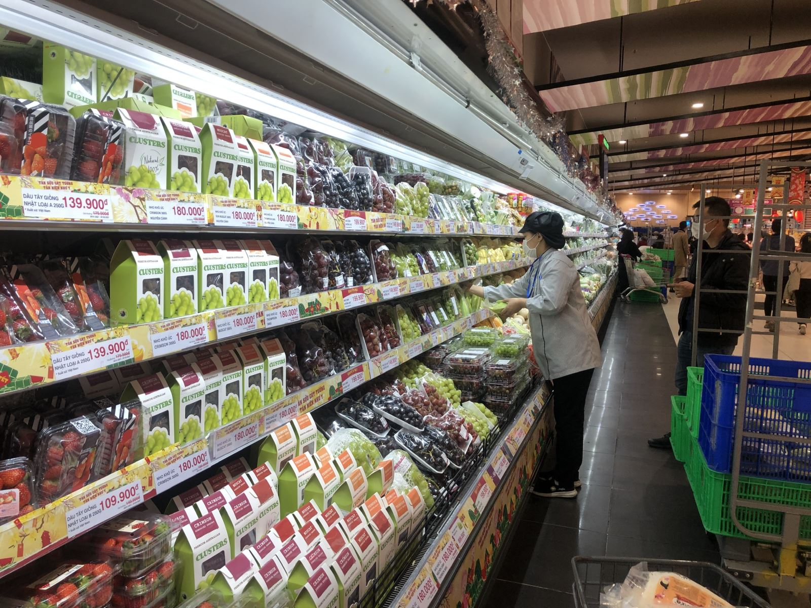 TP.HCM Người dân cắt giảm chi tiêu, nhiều mặt hàng bán lẻ doanh thu giảm sâu