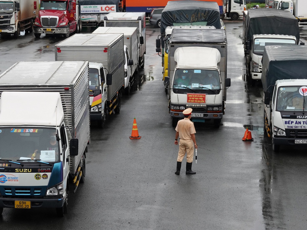 Không ban hành thêm giấy phép gây cản trở lưu thông hàng hóa