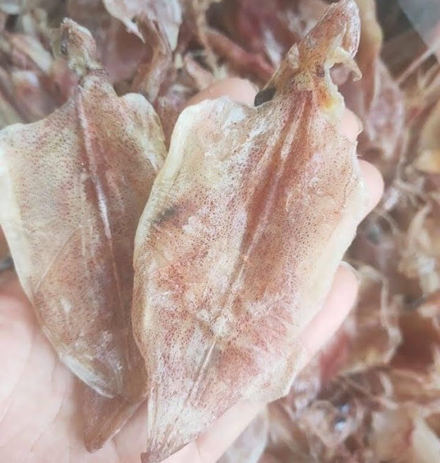 Mực khô bán giá rẻ giật mình trên chợ mạng