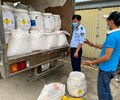 Tiền Giang Phát hiện xe luồng xanh vận chuyển hơn 8 tấn hóa chất nhập khẩu vi phạm nhãn 