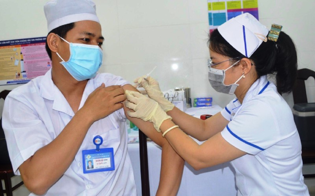 Cần Thơ yêu cầu công an xử lý nghiêm tiêu cực tiêm vaccine phòng COVID-19